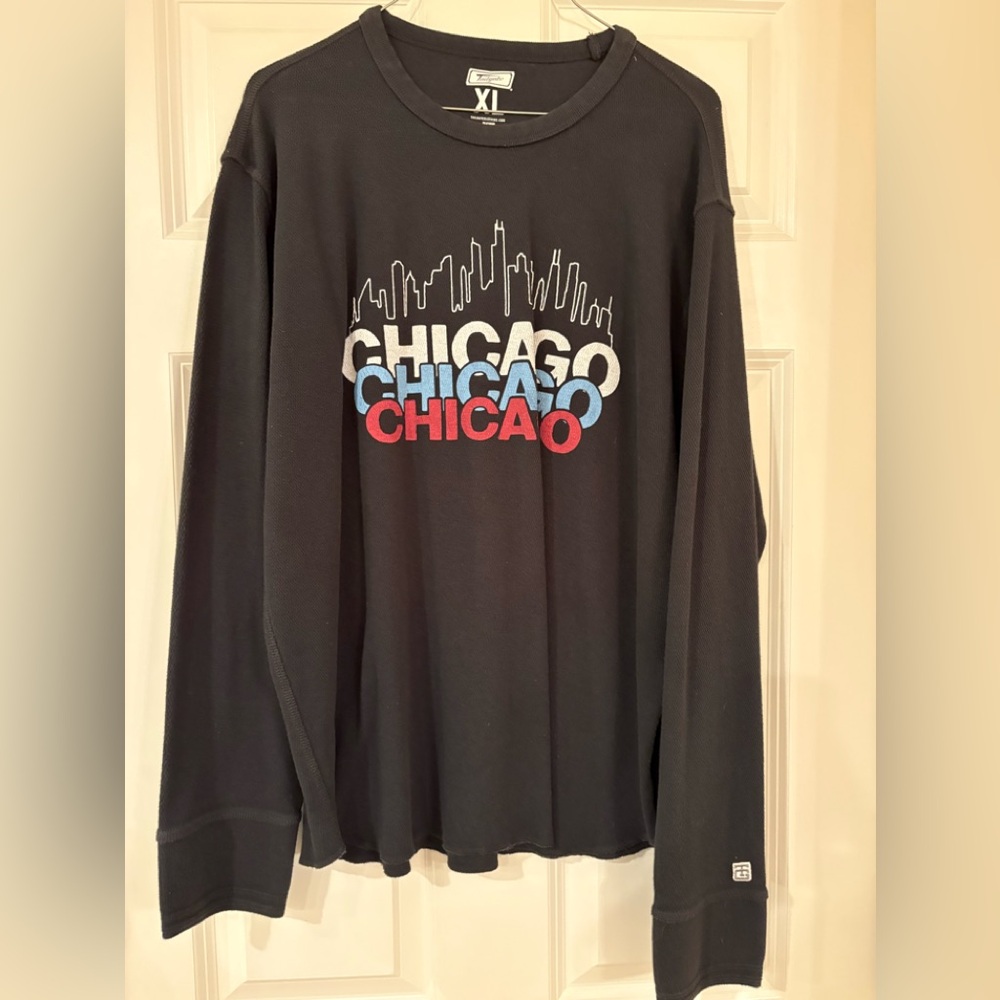 NWOT Charcoal Chicago Skyline Graphic Long Sleeved Thermal Tee Tailgate XL